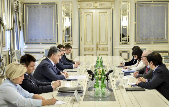 Порошенко призвал ПАСЕ придерживаться твердой позиции в отношении РФ