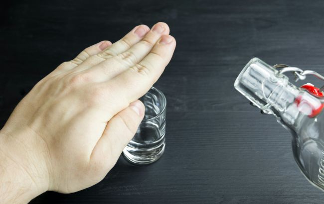 Скільки можна випити і залишитися при тямі: нарколог розвінчує міф про "безпечну дозу"