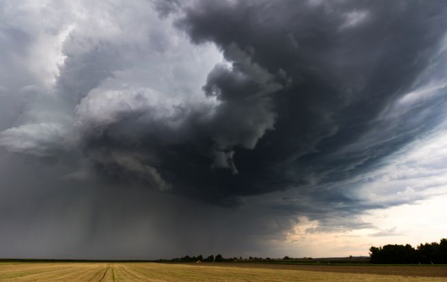 Грози і похолодання: синоптики попередили про погіршення погоди