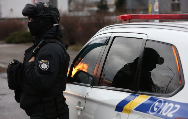 В многоэтажке в Житомире взорвали гранату: детали и фото последствий