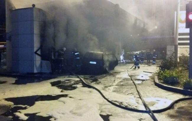 В Одессе в результате наезда на АЗС взорвался автомобиль