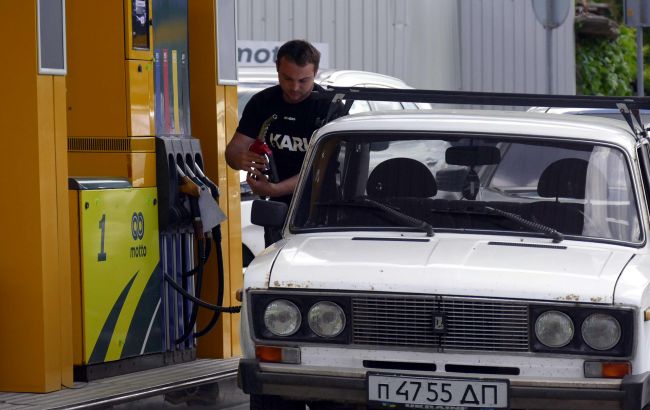 Стрімкий ріст цін на АЗС проаналізували в АМКУ: перші результати