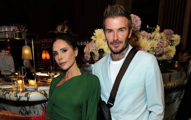 Виктория Бекхэм показала, как празднует Рождество в кругу семьи (фото)