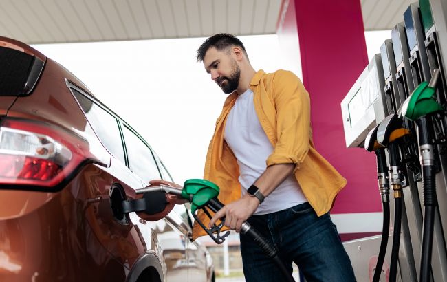 Бензин різко здешевшав, але не всюди: ціни на АЗС 27 березня