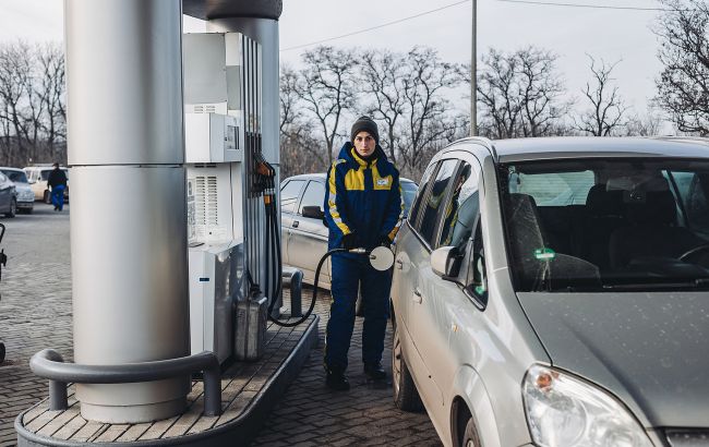 Ажиотаж спадает: Свириденко успокоила украинцев по поводу ситуации с топливом на АЗС