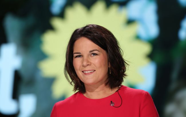 Немецкие "зеленые" разделили должности в правительстве. МИД впервые возглавит женщина