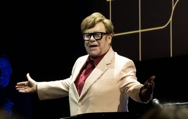 Элтон Джон частично потерял зрение и растрогал обращением к поклонникам