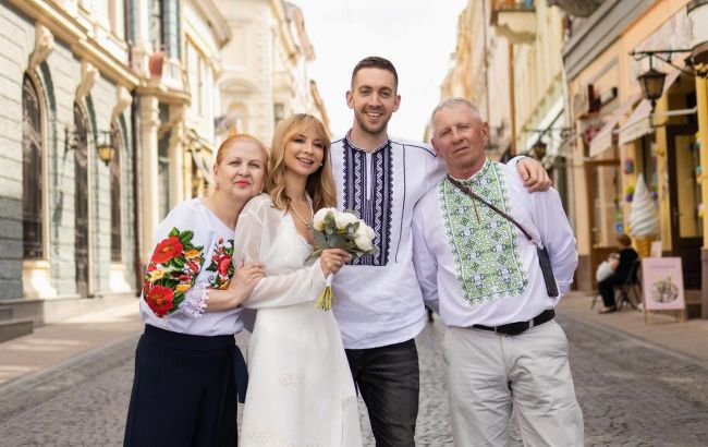 Зірка "Кварталу" зізналася, хто платив за її весілля з іноземцем