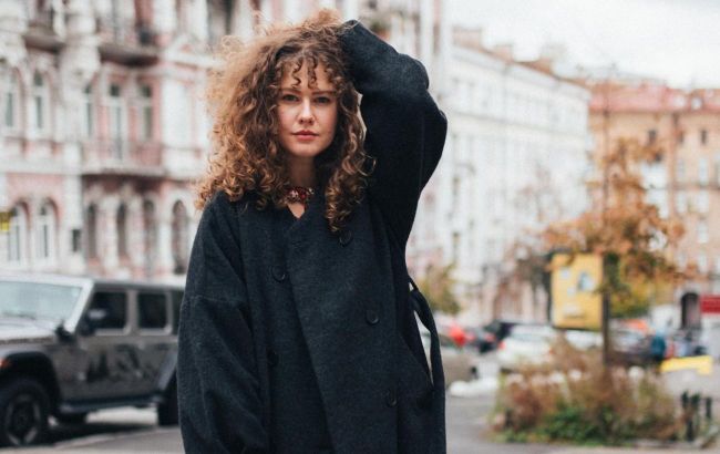 Зірка "Кріпосної" чесно відповіла, що думає про українців, які не воюють чи виїхали за кордон