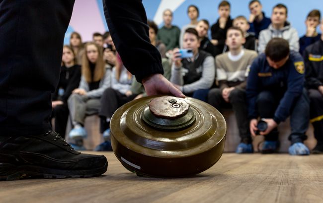 Мінна безпека під час війни: поради, як розповісти дітям про вибухонебезпечні речовини