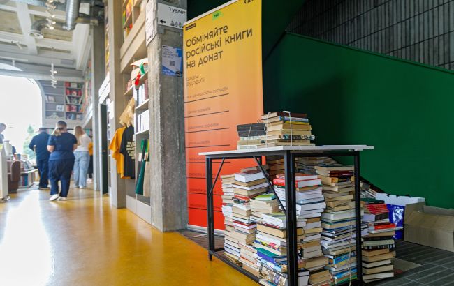 Ще на полицях чи вже утилізовані? Що відбувається з російськомовними книгами в бібліотеках