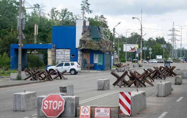 Россияне нанесли удар по блокпосту под Черниговом: погиб военный, ранен полицейский
