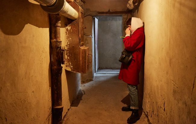 Салтовка под интенсивными обстрелами: в нескольких районах Харькова просят не покидать укрытий