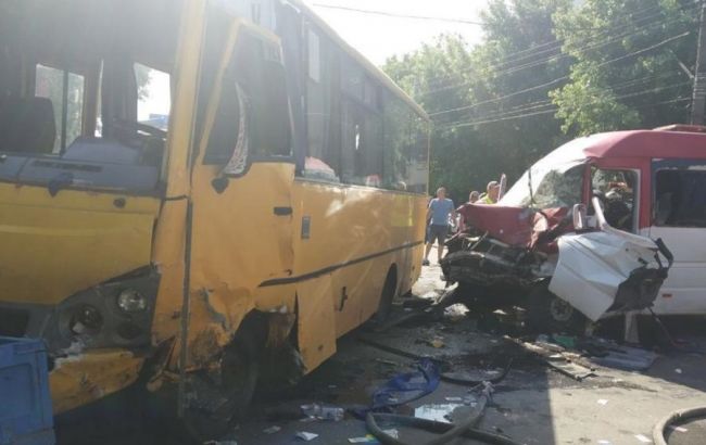 Под Киевом при столкновении двух маршруток пострадали 26 человек
