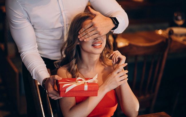 Эти знаки Зодиака получат немало подарков на День влюбленных