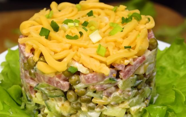 Салат "Шустрик" називають серйозним конкурентом "Олів'є": готується легко і швидко!