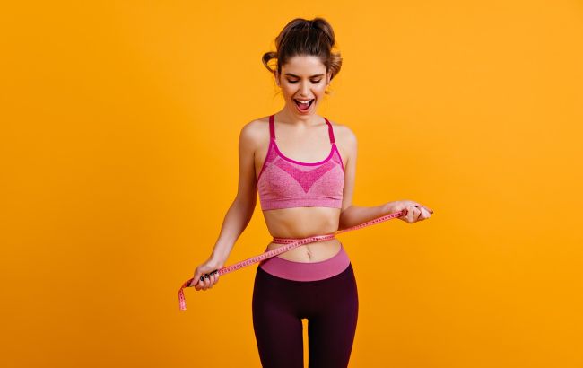 Додайте це у воду та зайві кілограми швидко підуть: достатньо однієї ложки