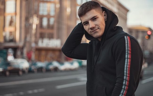 Волошин з'явився у мережі на тлі скандалу зі "втечею" в Мексику: де зараз ексчоловік Трінчер