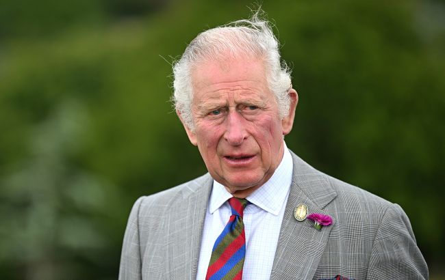 Король Чарльз III вперше з'явився на публіці після госпіталізації: як він виглядає зараз (фото)
