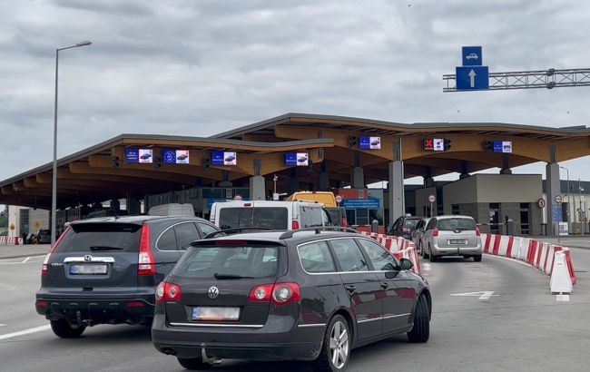 Будуть до кінця літа. У ДПСУ порадили, як уникнути черг на кордоні