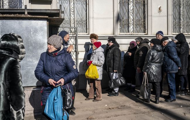 Росіяни обстріляли центр Херсона, є постраждала