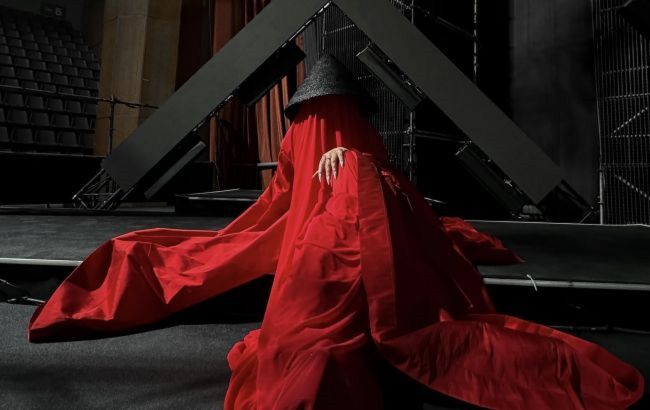 Загадкова Klavdia Petrivna вперше показала своє обличчя (відео)