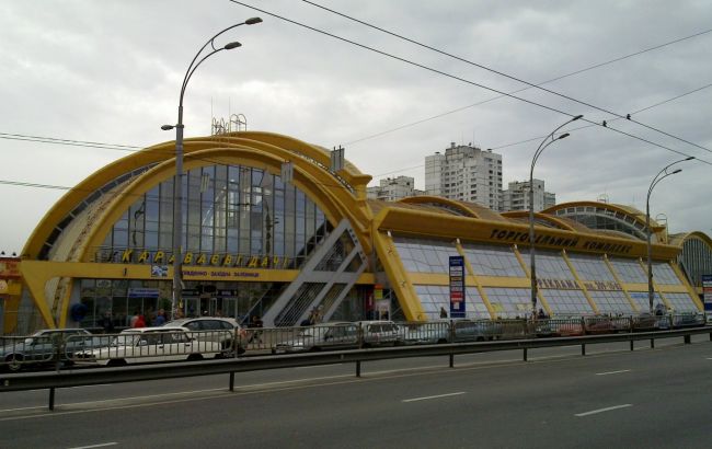 У Києві горів радіоринок на Караваєвих дачах