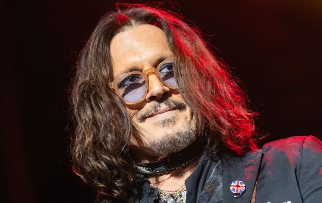 370 тисяч і "герой Донбасу". Чому росіяни так хочуть Джонні Деппа, хоча він їх зневажає