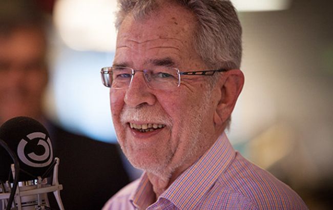 В Австрии президентом стал экс-глава "зеленых" Ван дер Беллен