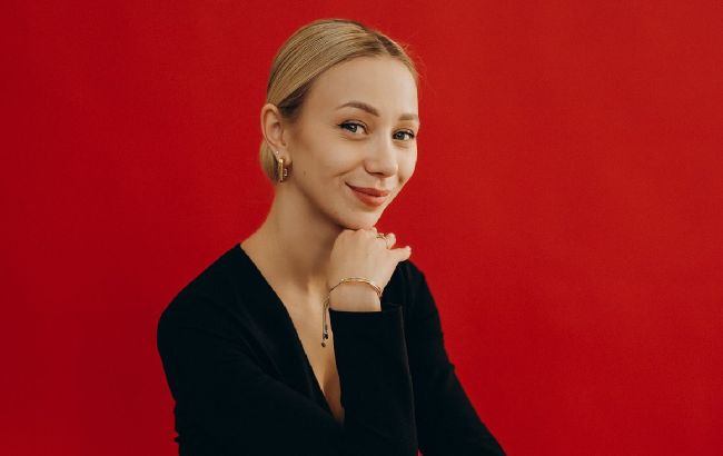 Яку куртку вважають наймоднішою у 2025 році: дружина Віктора Павліка обирає тренди