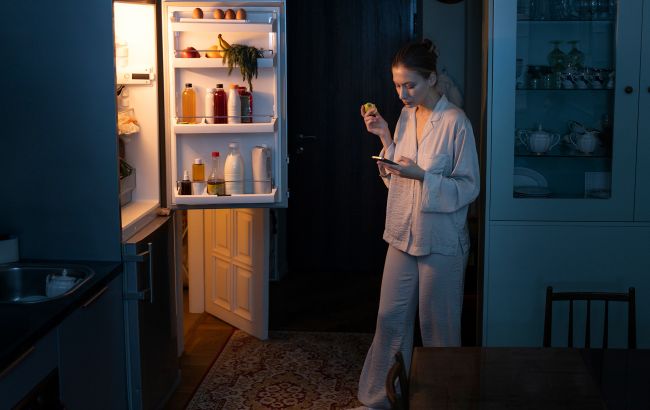Цей звичний продукт краде ваш сон: перевірте, чи є він у вашому холодильнику