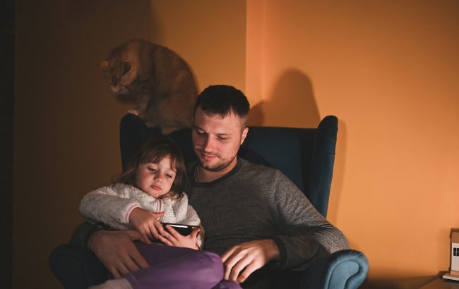 Во всех областях, но не весь день: какими будут графики отключений света 19 марта