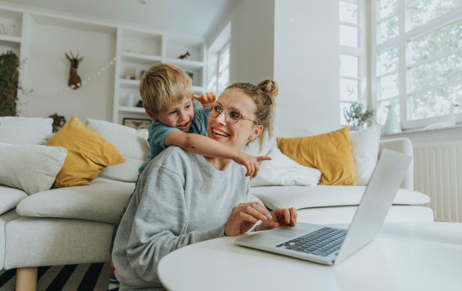 Чи реально мамі бути врівноваженою у часи війни, тривожності та інфошуму