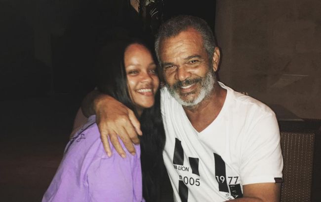 Помер батько співачки Ріанни: що відомо та якими були їхні стосунки