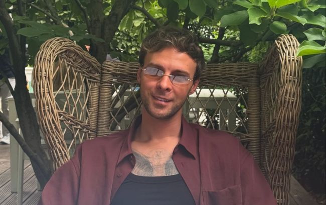 Макс Барських показав, як стильно носити найтрендовіший колір осені (фото)