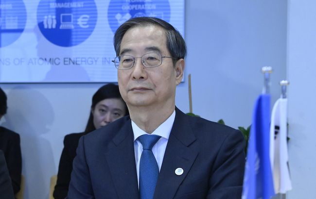 Опозиція погрожує імпічментом тимчасовому президенту Південної Кореї, - Reuters