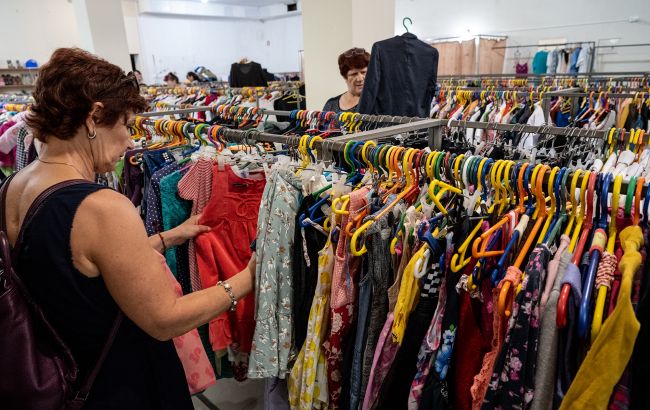 Секонд-хенд і прикмети: які речі приносять біду і чи можна їх "очистити" від негативу