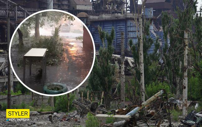 Град в окна, речки по пояс: как выглядит оккупированный Мариуполь после дождя