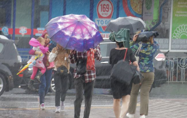 На Київ суне негода: оголошено штормове попередження