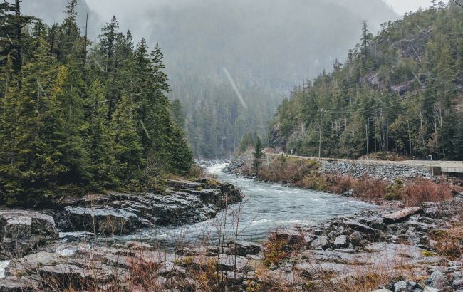 Українців попереджають про небезпеку через значні опади та грози: про що йдеться