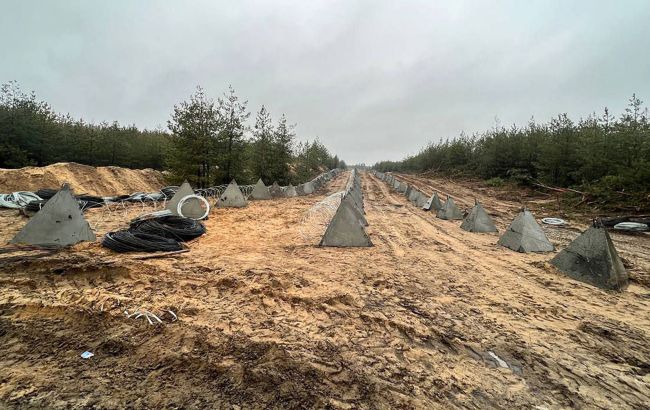 Окупанти стягують "зуби дракона" під Бердянськ (відео)