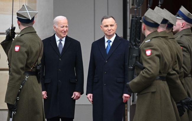 Байден зустрівся з Дудою у Варшаві (відео)