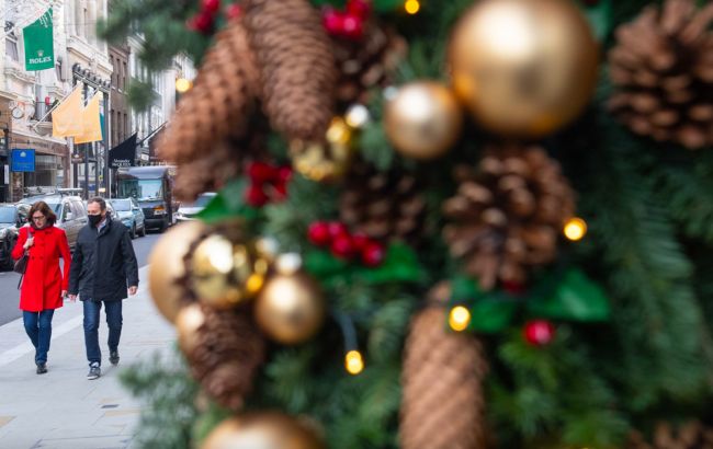 Британия согласовала ослабление карантина на Рождество