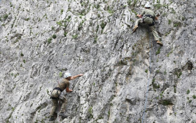 Украинские военные закончили курсы горной подготовки в Грузии