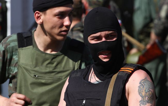 У Маріуполі окупанти залякують людей під "вибори": затримують на камери нібито за "шпигунство"