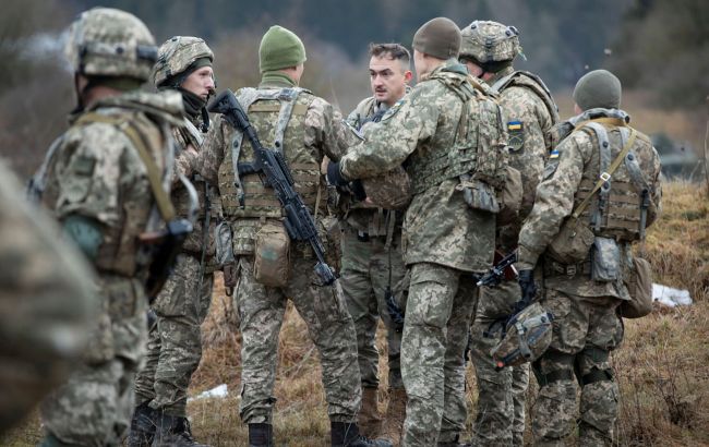 Росіяни намагаються наступати одразу на кількох напрямках: карти ISW