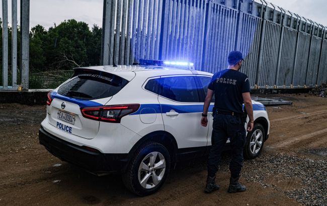 Берегова охорона Греції виявила 74 мігрантів на дерев&rsquo;яному човні