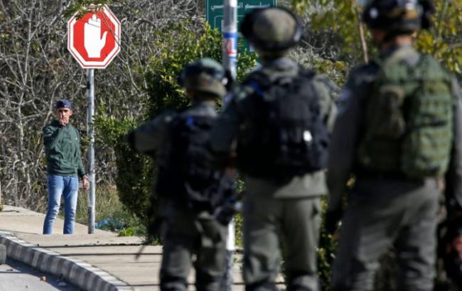 На Западном берегу Иордана военные Израиля пришли с обыском в палестинское СМИ
