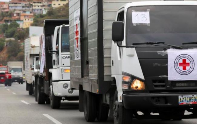 Красный крест доставит в Венесуэлу девять траншей гумпомощи