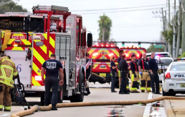 У Флориді на будівлю центру терапії для дітей впав літак, є жертви
